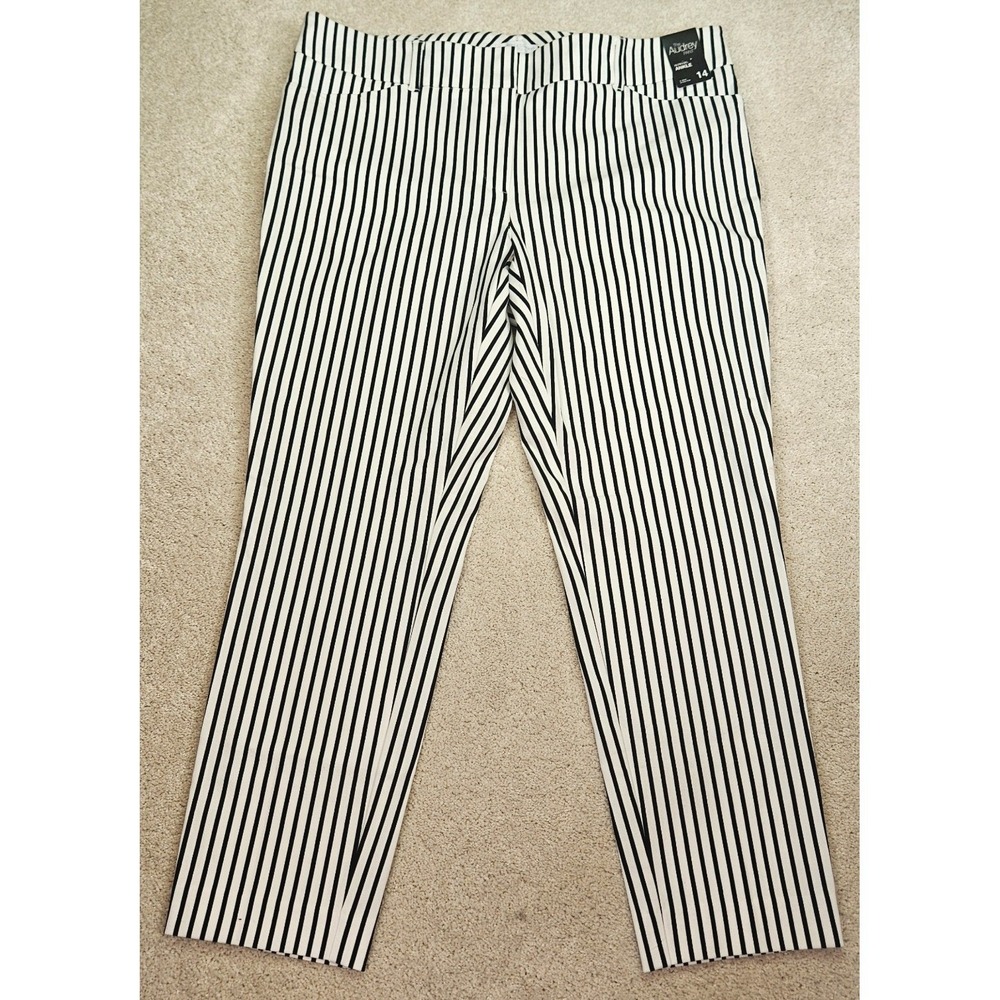 NWT's Classic Preppy 14 Black White Slim Leg Ankle The Audrey Pants Stretch Chic